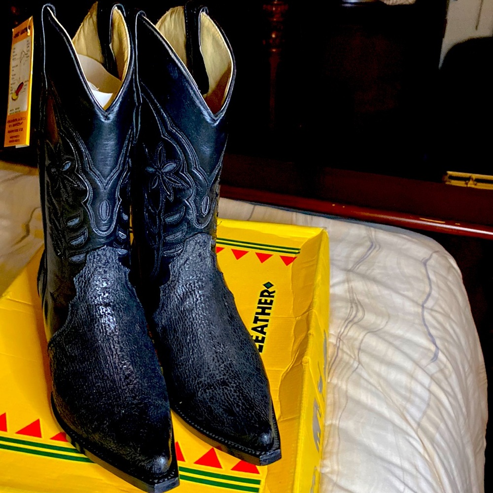 Women’s Genuine Shark skin black cowboy vaquero 7 1/2 8 exotic boots